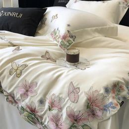 Bedding Sets Luxury Butterfly Flowers Embroidery Set Lyocell Eucalyptus Fibre Soft Silky Breathable Duvet Cover Bed Sheet Pillowcases