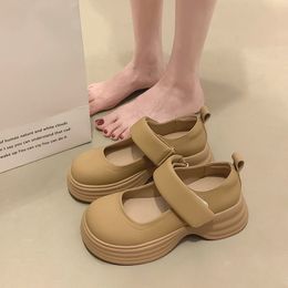 Летняя новая кожаная обувь Случайная обувь модная дышащая прочная универсальная маленькая и толстая подготовленная обувь