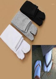 1Pairs Japanese Flip Flop Sandal Split Toe Socks Unisex Two Finger Socks Black White Grey Kimono Ninja Geta Crew13628805