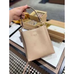 Coache 2024 New Women's One Shoulder Diagonal Straddle Coachtopia Handbag Fashionable And Trendy Bucket Bag C Family Mollie Crossbody Bag Coachshoulder Bag 740 723