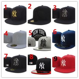 Hot Mens Canvas Baseball Caps Designer Hats Womens Fitted Caps Fashion Fedora Letters Stripes Mens Casquette Beanie Hats size 7-8 H12