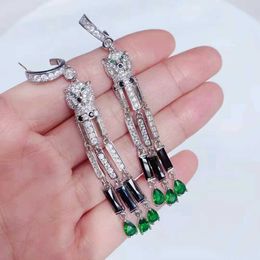 Stud Black Enamel Leopard Pattern Pendant Black Leopard Earrings with Green Emerald AAA Zircon 925 Silver Ear Pins Suitable for Women Q240517