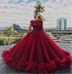 Burgundy Dark Red Quinceanera Ball Gown Dresses Lace Appliques Crystal Beaded Short Sleeves Ruffles Tulle Puffy Party Prom Evening8240726