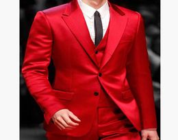 Slim Fit Red Prom Men Suits für Sänger Bühne 3 Stück Satin Man Fashion Jacke Weste mit Hosen Hochzeitsbräutigam Smoking 2020 x09097831043