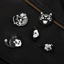 Cartoon Skeleton Cat Enamel Clothes Brooches Pins Unisex Punk Alloy Skull Animal Lapel Pins For Halloween Sweater Bag Cowboy Hat B9255523