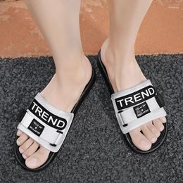 Slippers Hiphop Wedding Flip Flops Anime Tennis Shoes Men's Designer Runners Summer Sandals Gentleman