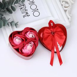 Decorative Flowers 3Pcs Flower Petal With Soap On It Quick Hand Wash Or Luxurious Bath Valentine's Day Rose In Heart Box