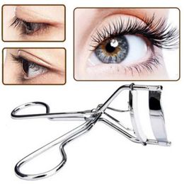 Eyelash Curler 1 durable false eyelash curler clip with silicone strip beginner makeup and beauty tool womens silver black Q240517