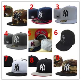 Hot Mens Canvas Baseball Caps Designer Hats Womens Fitted Caps Fashion Fedora Letters Stripes Mens Casquette Beanie Hats size 7-8 H9