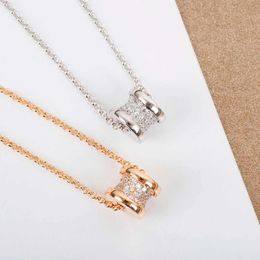 Pendant Necklaces 2023 New Fashion SprPendant Ceramic Clavicle Chain Original Design Womens Birthday Temperature Banquet Luxury Trend Jewellery J240516