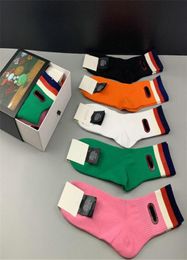 Outdoor Street Style Unisex Socks Designer Stockings INS Fashion Breathable Girl Candy Hosiery Festival Gift for Female Sneaker So1443095