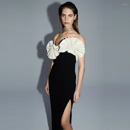 Casual Dresses Sexy White Pleated Black Bandage Dress Designer Strapless Folding Fan Tube Top Flower Split Bodycon Clubwear