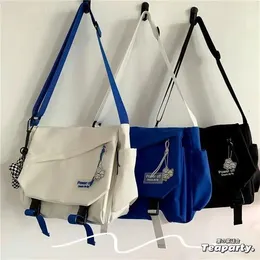 Evening Bags Fashion Classic Simple Messenger Bag Women's South Korea Chic Postman Lady Student Nylon Waterproof Canvas Schoolbag