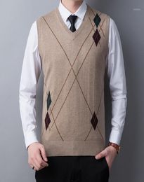 Man Cashmere Sweater Autumn Spring Casual Argyle Patterns Sweaters Vest Male Sleeveless Knit Tops Pullovers12941991