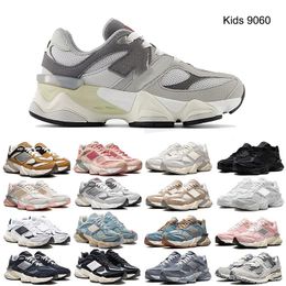 Toddlers Sneakers 2002r 9060 Kids Running Shoes Designer Girls Moon Labyrinth Black 2024 Little Kids 9060 Sea Salt Infants Raincloud Castlerock Trainers Sneakers