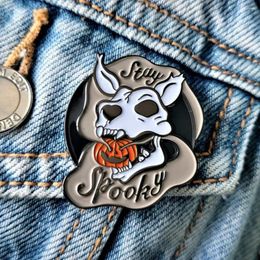 Brooches Stay Spooky Enamel Pin Punk Halloween Metal Badge Gothic Pumpkin With Dog Brooch For Jewellery Accessory
