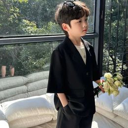 Clothing Sets High quality boy sports jacket set summer new thin casual baby boy single chest Korean black short sleeved jacket+2 shorts Q240517