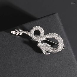 Brooches Creative Fashion Personalized Rhinestone Chinese Dragon For Women Men Pearl Zircon Animal Brooch Pins Year Gift