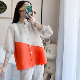 Women's T Shirts GGHK Miyake Pleated Versatile Color Block Short Coat Stand Collar Lantern Sleeve Single Breasted Design Top 2024 Autumn