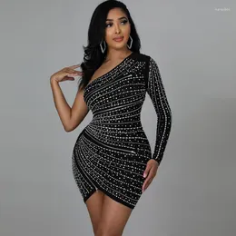 Casual Dresses 2024 Luxury Designer Solid Sexy Club Diamonds Black One Off Shoulder Full Sleeve High Waist Women Short Pencil Dress