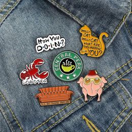 Brooches 100PCS Friends TV Show Pin Badges Pins Cartoon Cute Lobster Sofa Lapel Broszka How You Doin For Clothes Packpack Brooch