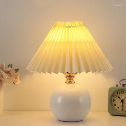 Table Lamps USB Retro Pleated Bedside Lamp Cute Desk For Bedroom Girl Princess Bed Deco Ceramic Base LED Light Durable