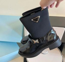 New black Leather Ankle Chelsea Boots platform slipon round Flat booties chunky half boot luxury designer High top shoes women Kn6674189