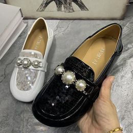 Casual Shoes Women Flat Plus Size Fashion Pearl Patent Leather Mullers Summer Loafers Designer