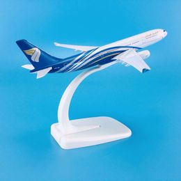 Zinc Ally Material 1:400 16cm Airplane Aircrafts Airbus A330-300 Oman Air Plane Model