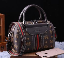Real Genuine Leather Handbags New Fashion Korean Pillow Portable Allmatch Shoulder Luxury Messenger Bag Brand Handbags1832170