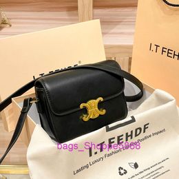 Shops Sell Handbags Online Hong Kong Triumphal Arch Genuine Leather Black Gold Crossbody Bag 2024 New Fashion Trendy Women One Shoulder Tofu Small Square D7RF