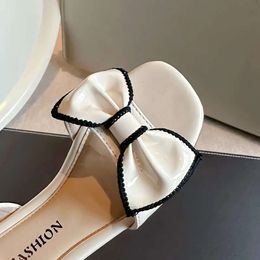 2024 New Girls' Sandals Korean Fashion Children's Simple Pearl Bow Sweet Princess Shoes for Party Wedding Elegant Temperament