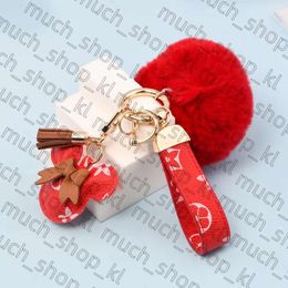 Leather Mouse Pompoms Plush Top Designer Louiseviution Keychain Tassel Pendant Charm Keyring Holder Men Women Louiseviution Shoe Keychain Fashion Gift 255