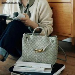 Andiamos Bags Bottegvenets Handbags All Sheepskin Woven Tote Bag Internet Celebrity Highend French Popular Handbag New Crossbody Moms Shoulder