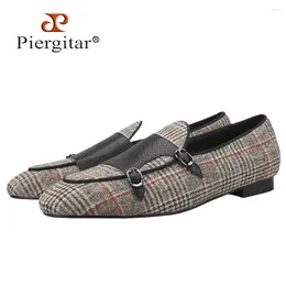 Casual Shoes Piergitar 2024 Summer Style Plaid Cotton Men Loafers Leather Stitching Metal Buckle Smoking Slippers Breathable Insole Plus