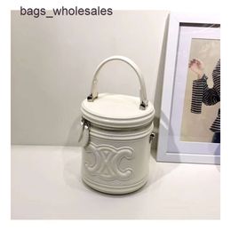 Design Bag Stores Are 70% Off Arc De Cylinder Bag Water Bucket 2024 New Summer Handbag Premium Feel One Shoulder Crossbody Exquisite HandheldZ9TL
