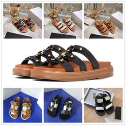 Männer Frauen Gladiator Sandalen Designer Pantoffeln flache Folien Luxus modische Buchstaben Mule Schwarz weiß braune Leder Frau Outdoor Strand Flip Flops Abgas Lady Slider