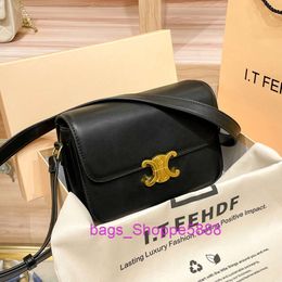 Shops Sell Handbags Online Hong Kong Triumphal Arch Genuine Leather Black Gold Crossbody Bag 2024 New Fashion Trendy Women One Shoulder Tofu Small Square ZSIC