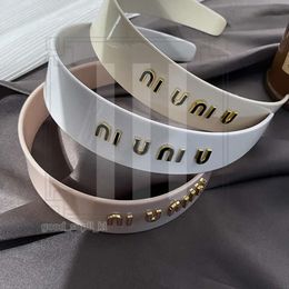 Designer Letter Metal Muisies Headband New Simple Young Style Headbands Autumn Fashion Charm Gift Hairjewelry Colorful Vintage Sweet Pink Hair Band Halloween 789