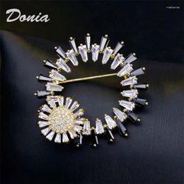 Brooches Donia Jewelry Europe And America Black White Rotatable Flower Brooch Copper Micro-inlaid Zircon Hollow Coat Scarf Pin