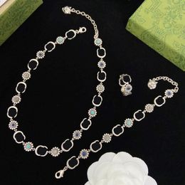 Classic Silver Flower Chain Chokers Necklace Luxury Designer Double Letter Bracelet Have Stamp Brass Material For Women Wedding Party G 248r