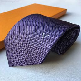 2024 FashionNew Neck więzi Nowy projektant 100 Krawatowy jedwabny krawat czarny niebieski żakard ręczny tkany dla mężczyzn ślubny i autobusowy Ely Purse Louiselies Vittonlies SL55