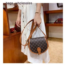 Handbags Are Sold Cheaply in Shops New Fashion Flip Saddle Bag Triumphal Arch with Classic Womens Versatile Casual Shoulder Diagonal Bag Fashion