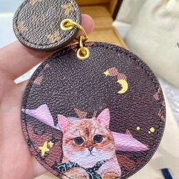 Designer Unisex Key Wallet Animal Letter Ladies Round Metal Keyring Cute Cats Dogs Female Keychain Famous Brand Women Men Totes Bag Pen 299T