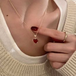 Korean East Gate French Colored Gold Red Agate Love Necklace Womens Fashion Light Luxury Collar Chain High End Niche