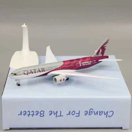 Aircraft Modle Alloy Metal Air Qatar Airways Boeing 777 B777 Aircraft Model Die Cast Aircraft Model W Wheel Landing Gear 20cm s2452022 s245202