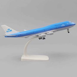 Aircraft Modle Metal aircraft model 20cm 1 400 Dutch B747 metal replication alloy material with landing gear decoration childrens toy boy gift s2452089