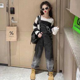 Jumpsuits Autumn Suspenders jeans bibs 2024 Korean childrens top girls denim jeans jumpsuit teenagers 4 6 8 10 15 years old Y2405209VZ9