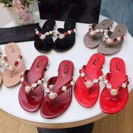 Designer Luxuries ladies fashion Patent Leather Classic Stylish Summer hotels Outdoor Pearl rivet water drill flip flops beach Slippers 35-43