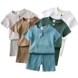 2024 Essentials Çocuk kıyafetleri 2 adet keten pamuklu bebek bebek kız kızlar giyim setleri yenidoğan üst t-shirt+şort çocuk takım elbise l2405 l2405